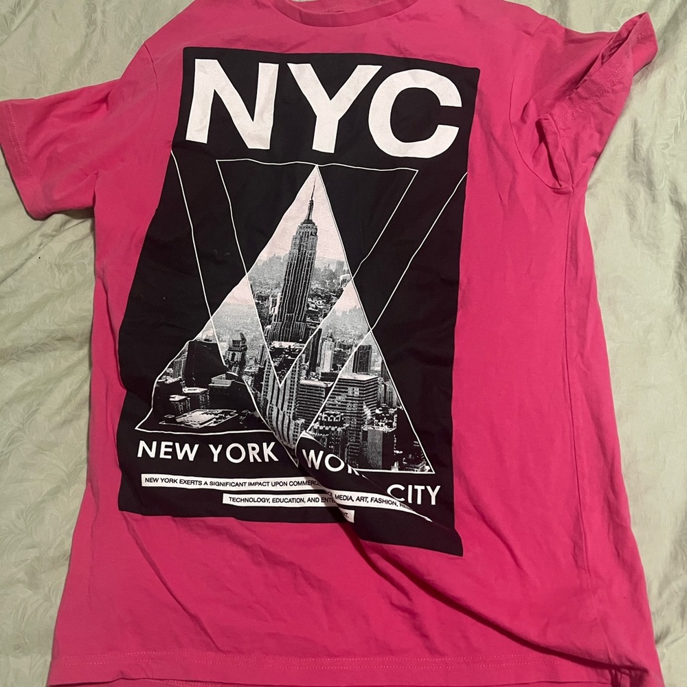 Men’s pink NYC tee